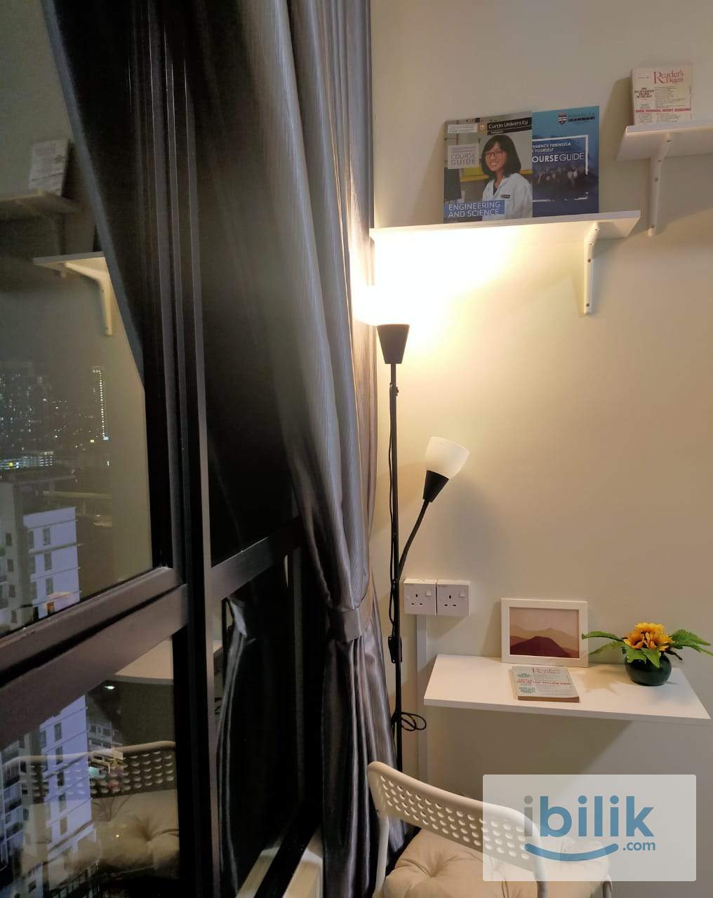 Cozy Middle Room  - Image 3