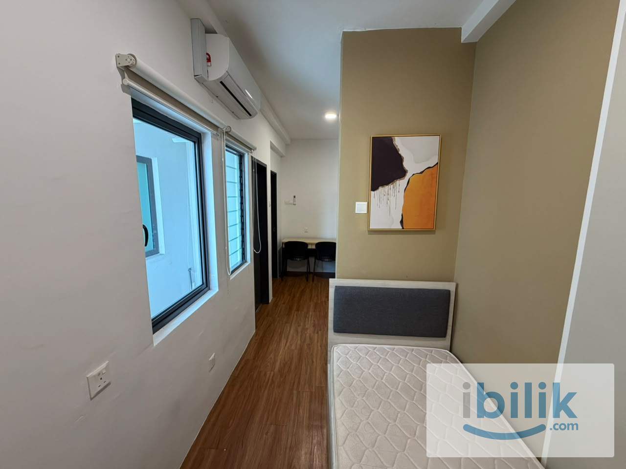 Cozy Small Room - Image 1