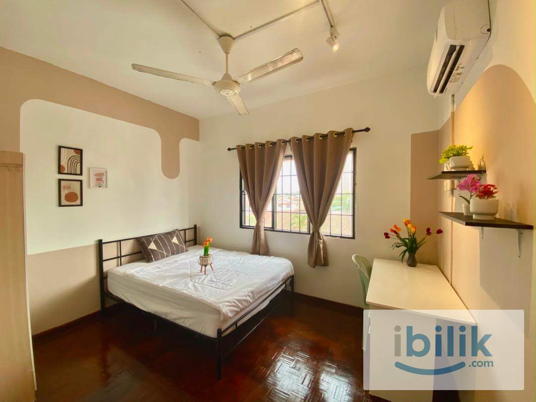 Master Room - Image 6
