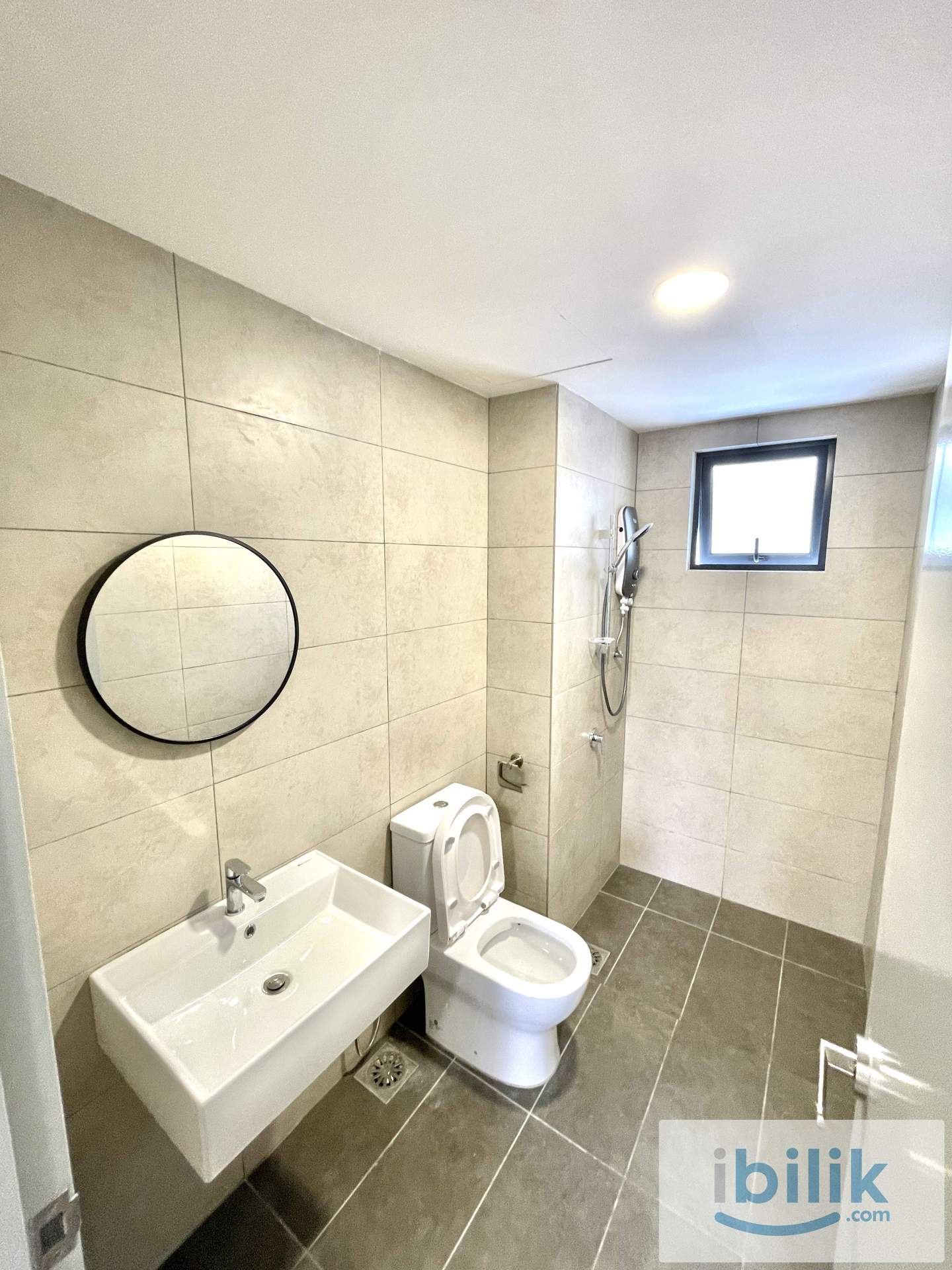 Master Bed Room For Rent - Image 2