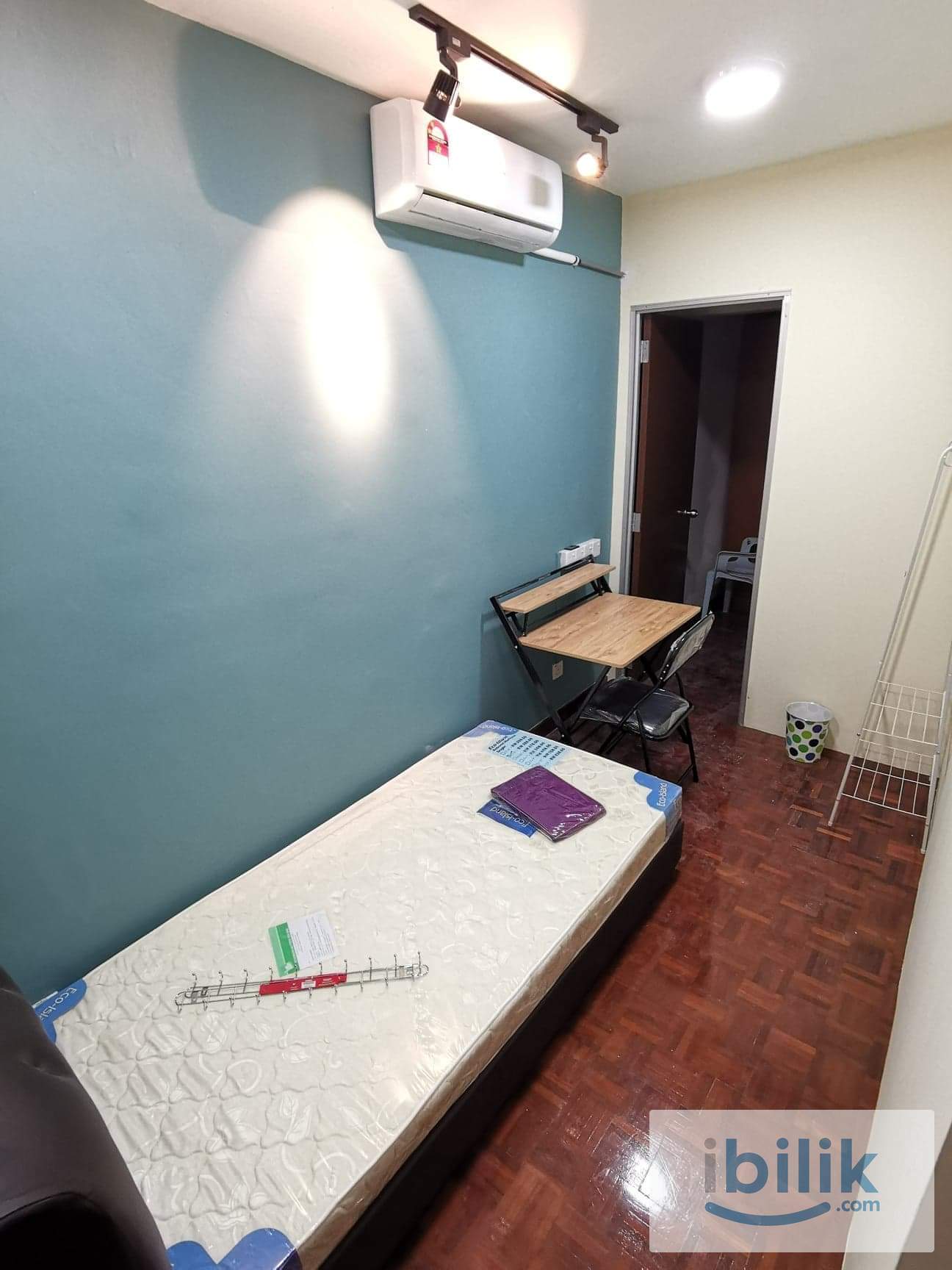 ✨[COZY SINGLE ROOM]✨ Attached linked bathroom! Super worth it! 😊Come see to Believe it!😊 - Image 1