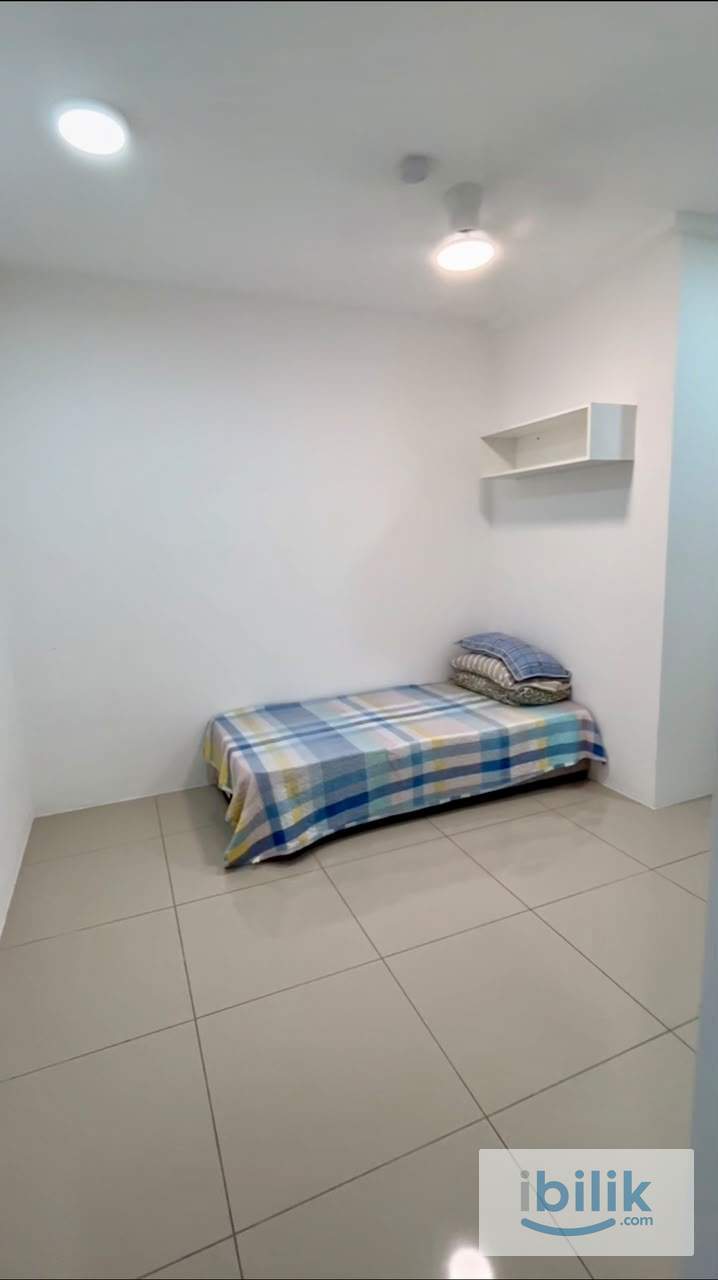 Master Bedroom @Casa Jasmine, Setia Alam Taipan 4B2R Fully Furnished Brand New Condo - Image 8