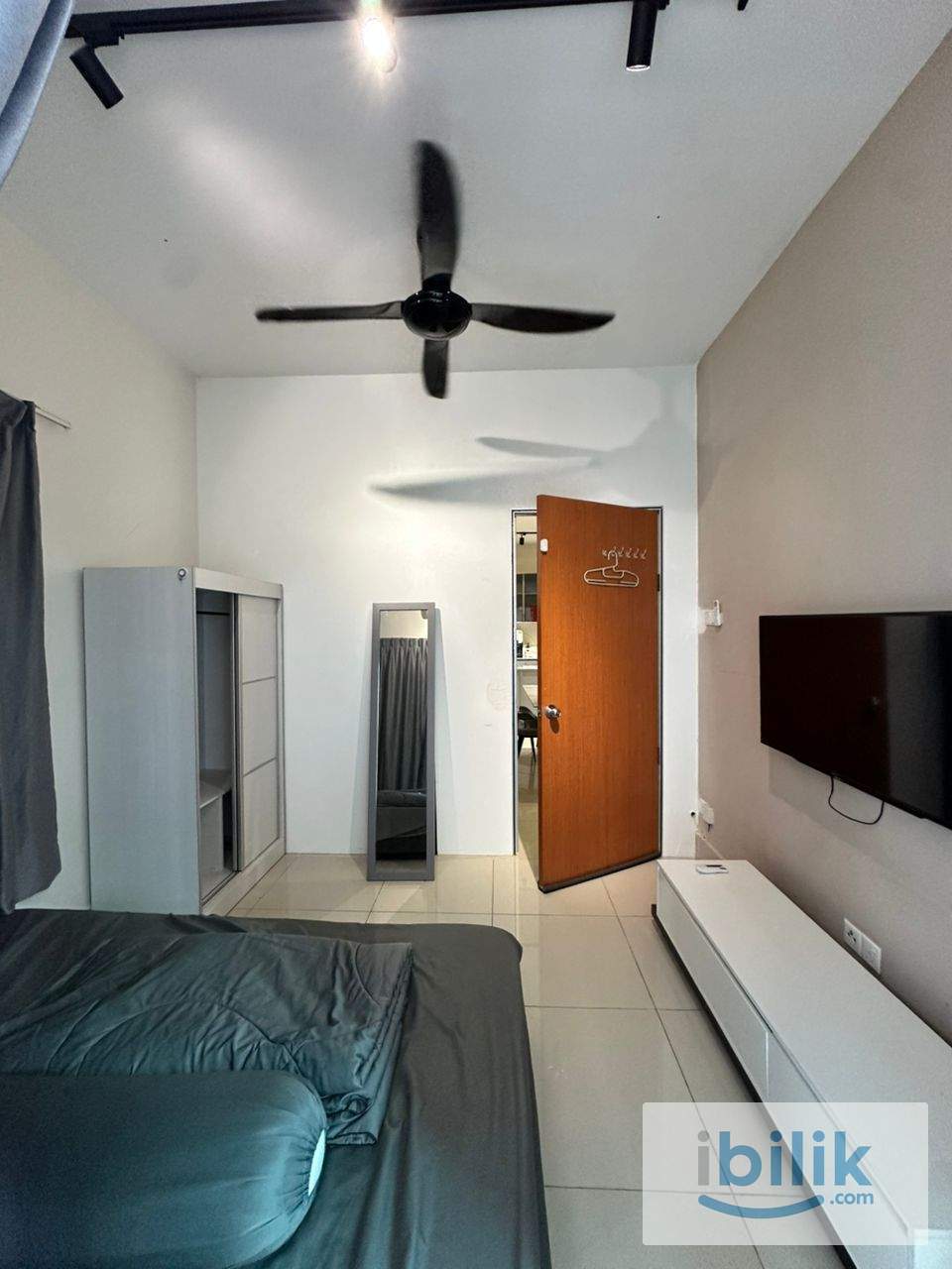 Enjoy modern city living in a vibrant and well-connected neighborhood - Image 3