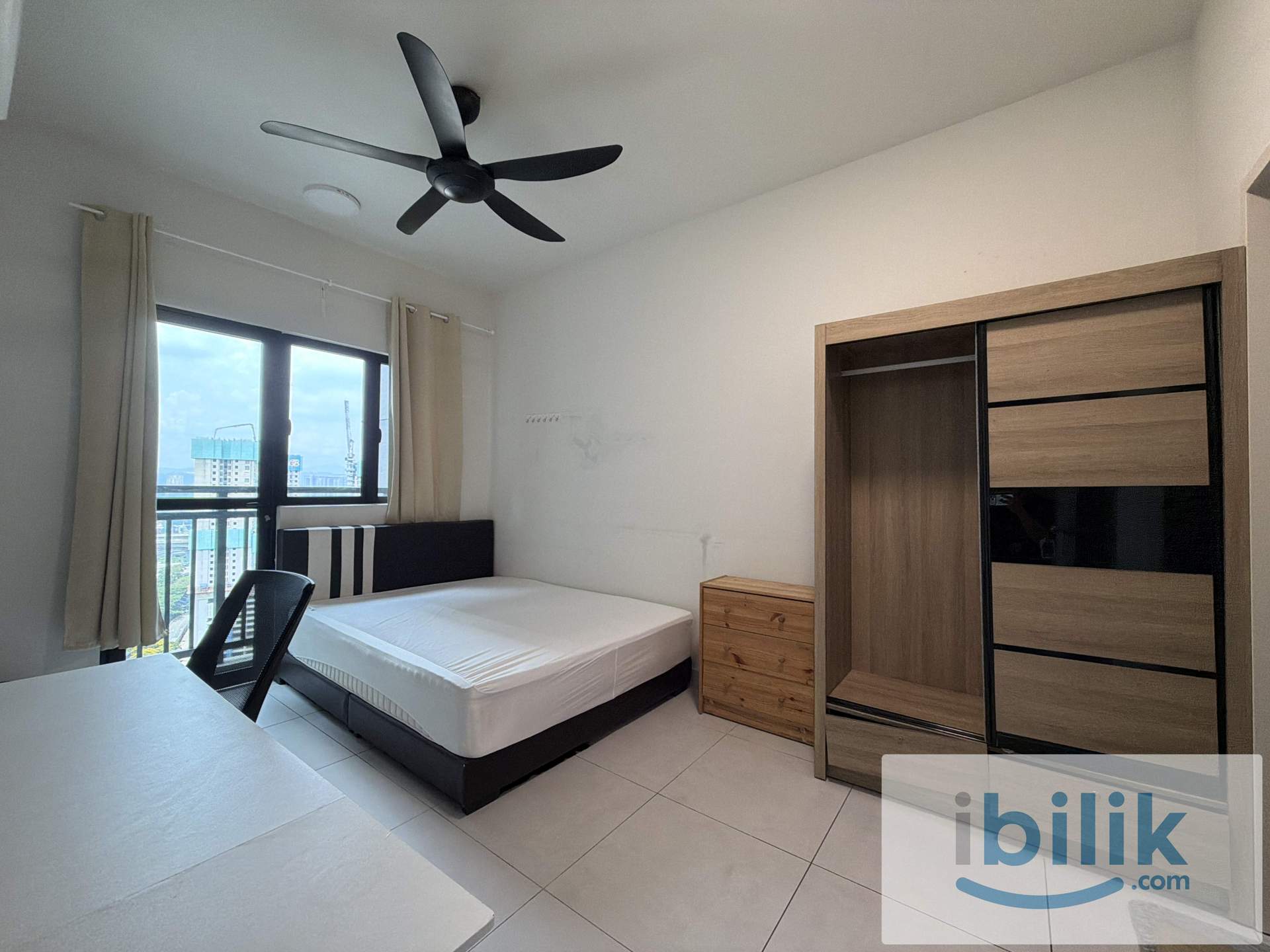 M 800 Only✨ City Living Starts Here — Majestic Maxim ✨  Description - Image 4