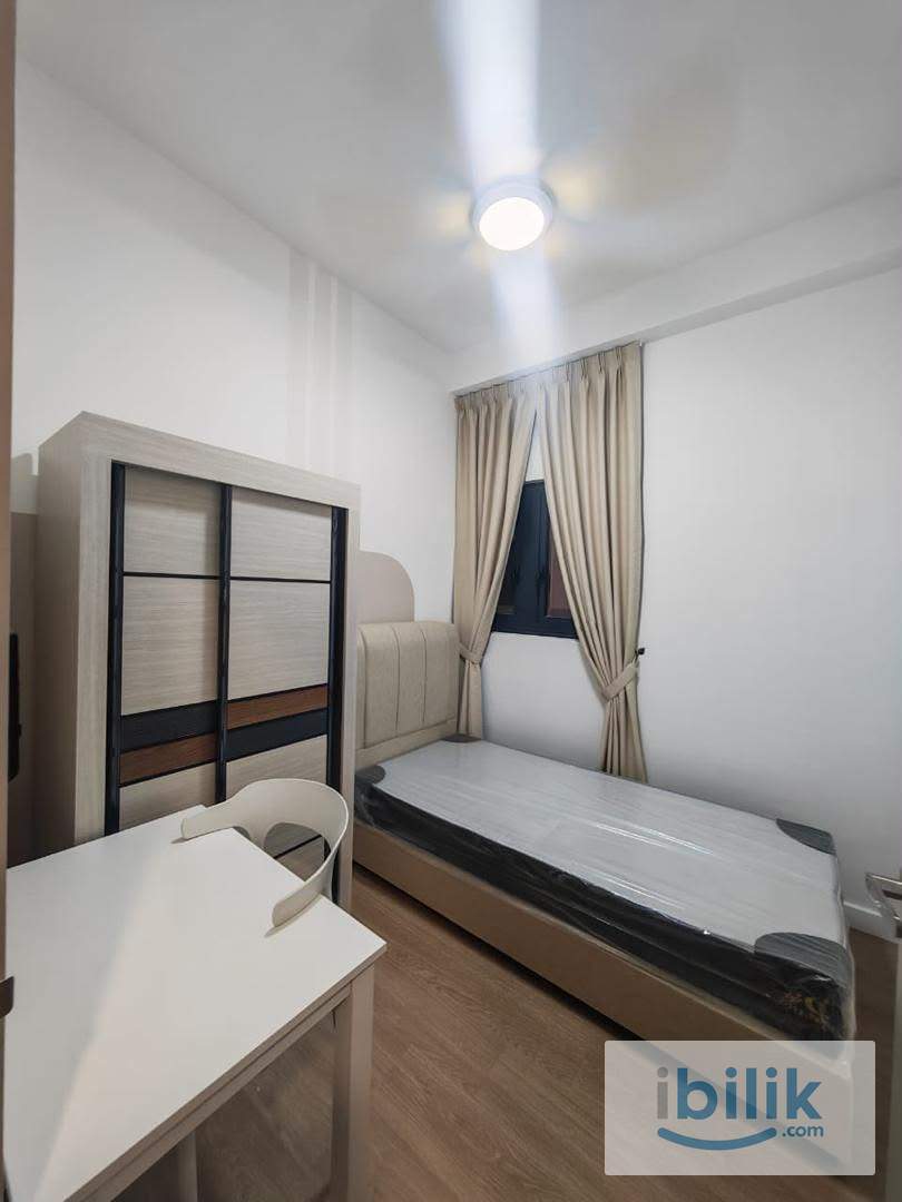 Fully Furnished Skyline KL Small Room - Image 1