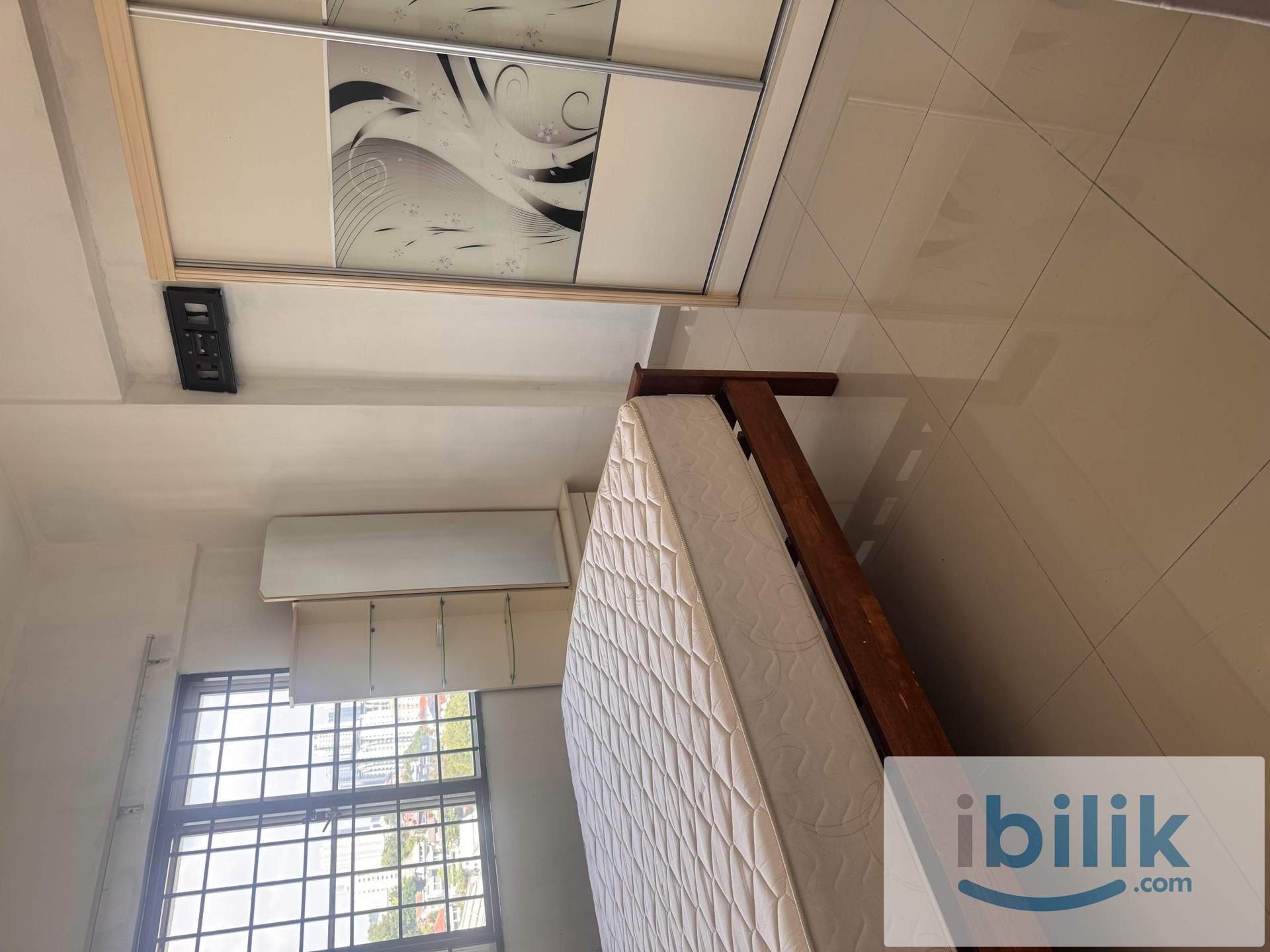 Master Room - Image 1