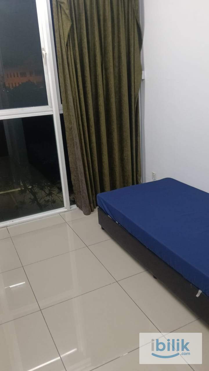 Middle room  - Image 1