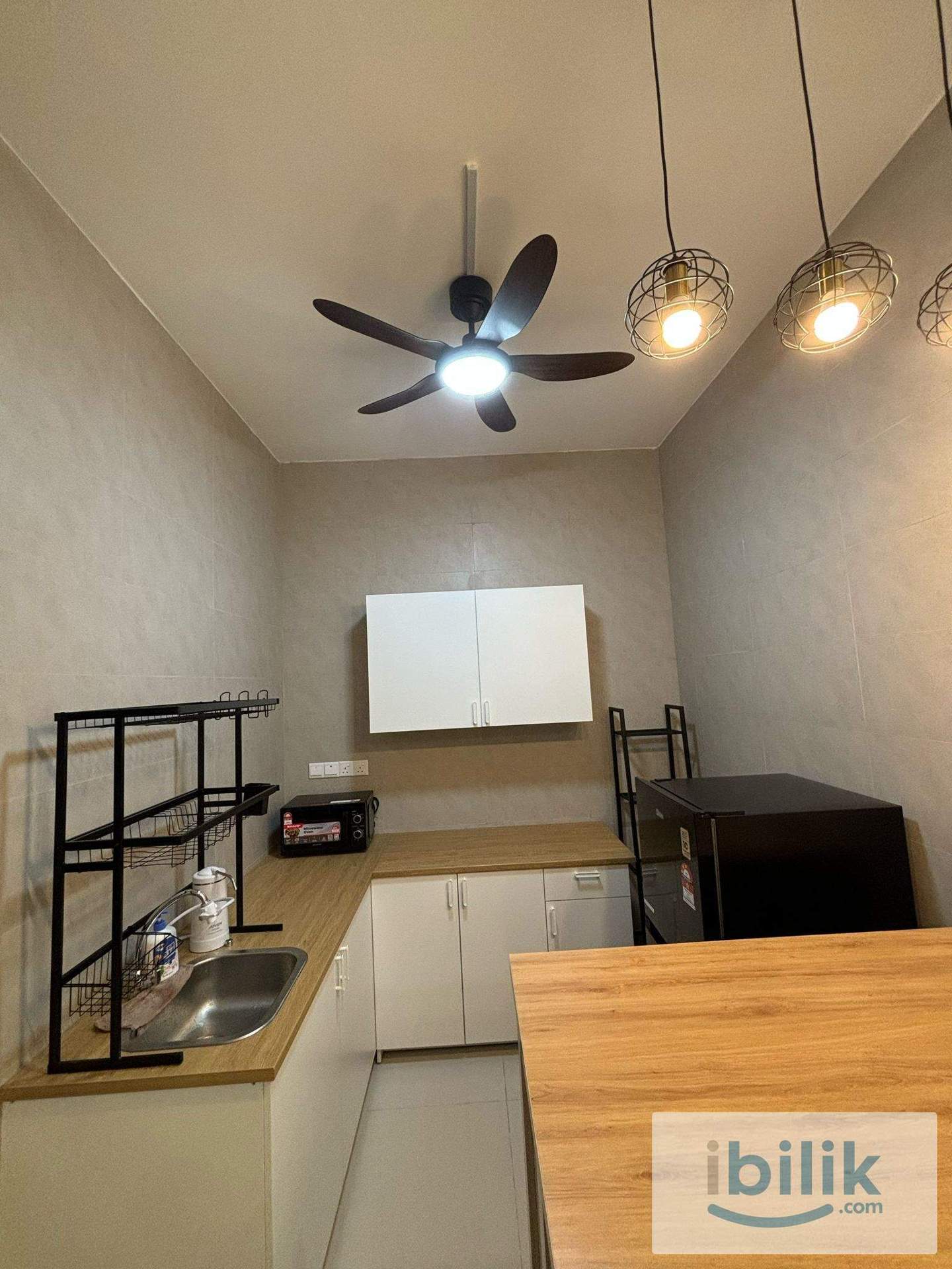 Small Room Available (Female Freindly!!!) - Image 3