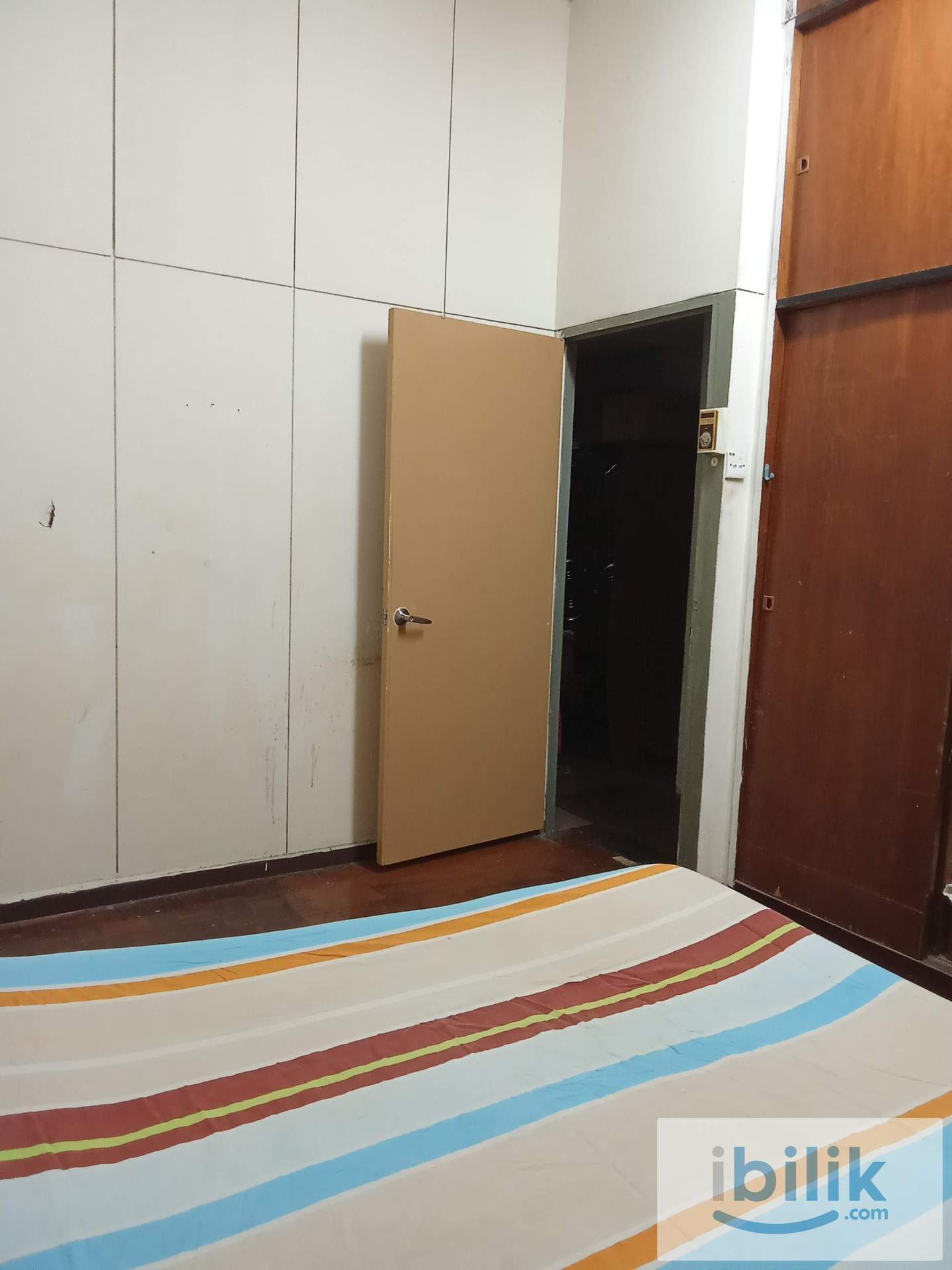 Middle room for rent near Melawati mall  - Image 3