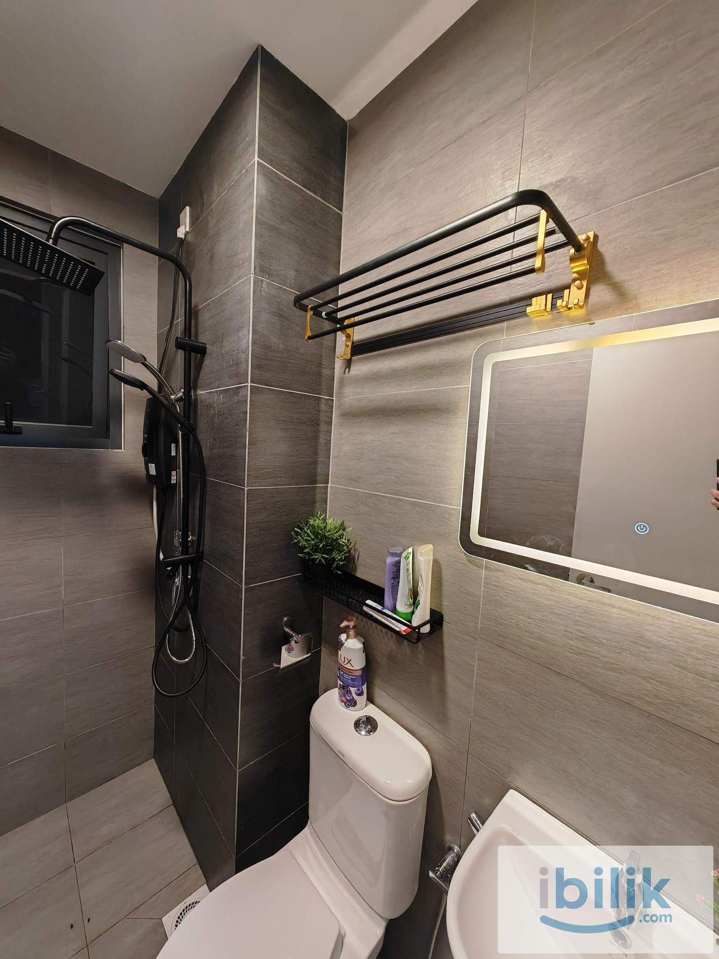 MRT TAMAN PERTAMA, MASTER ROOM CHERAS - Image 4