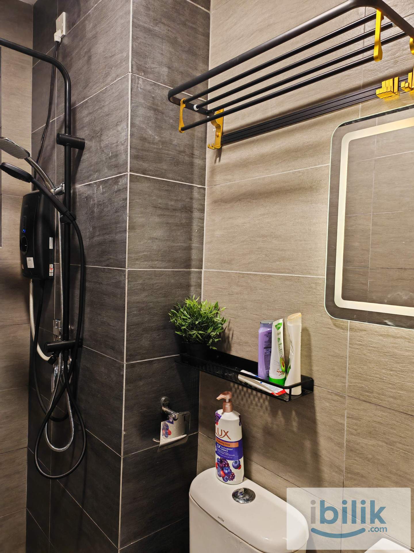 MRT TAMAN PERTAMA, MASTER ROOM CHERAS - Image 5