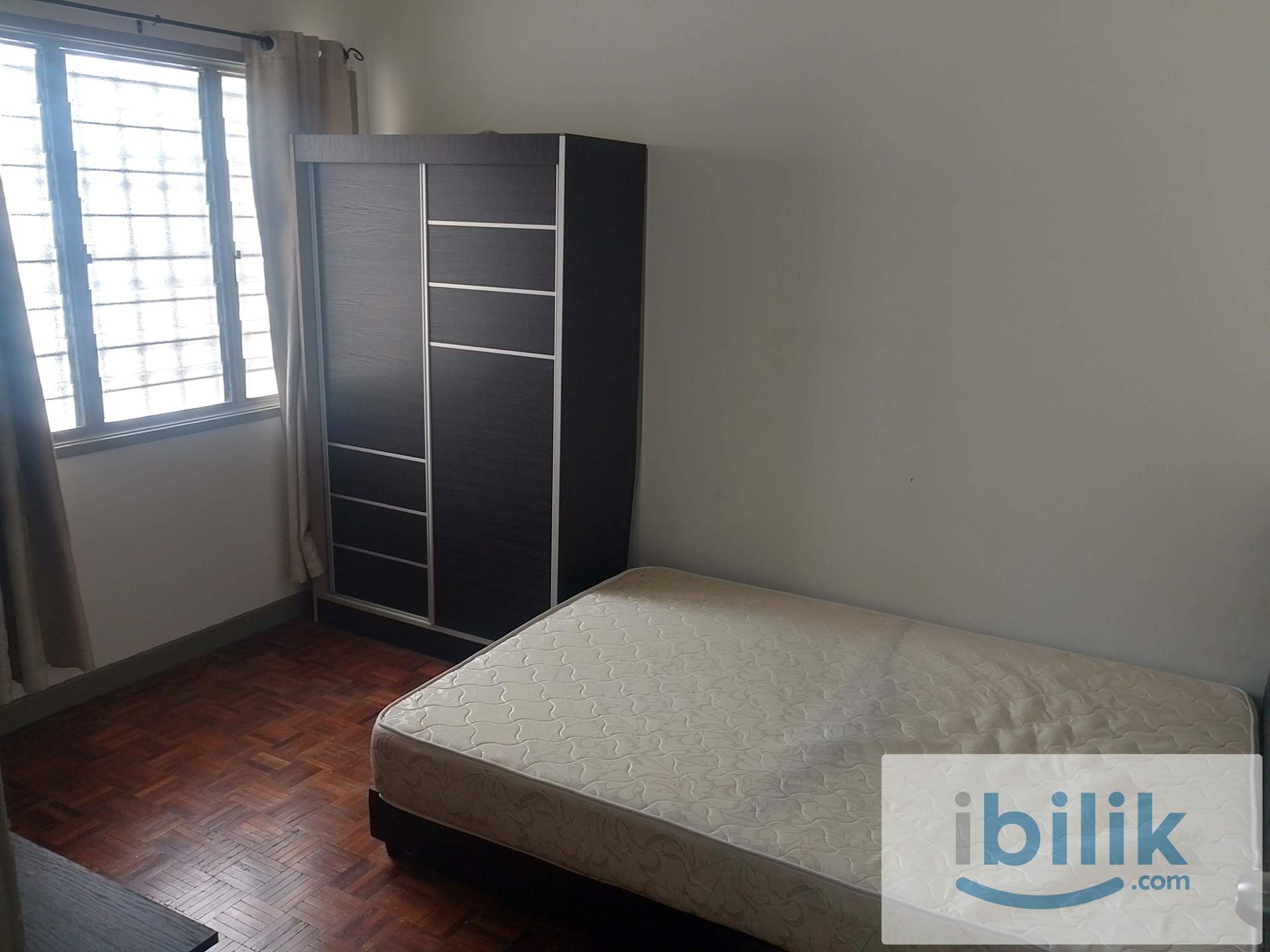 Middle Room with attached bathroom and window - Image 2