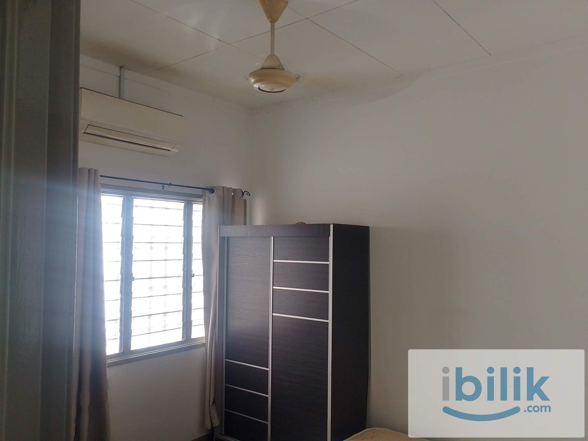 Middle Room with attached bathroom and window - Image 1