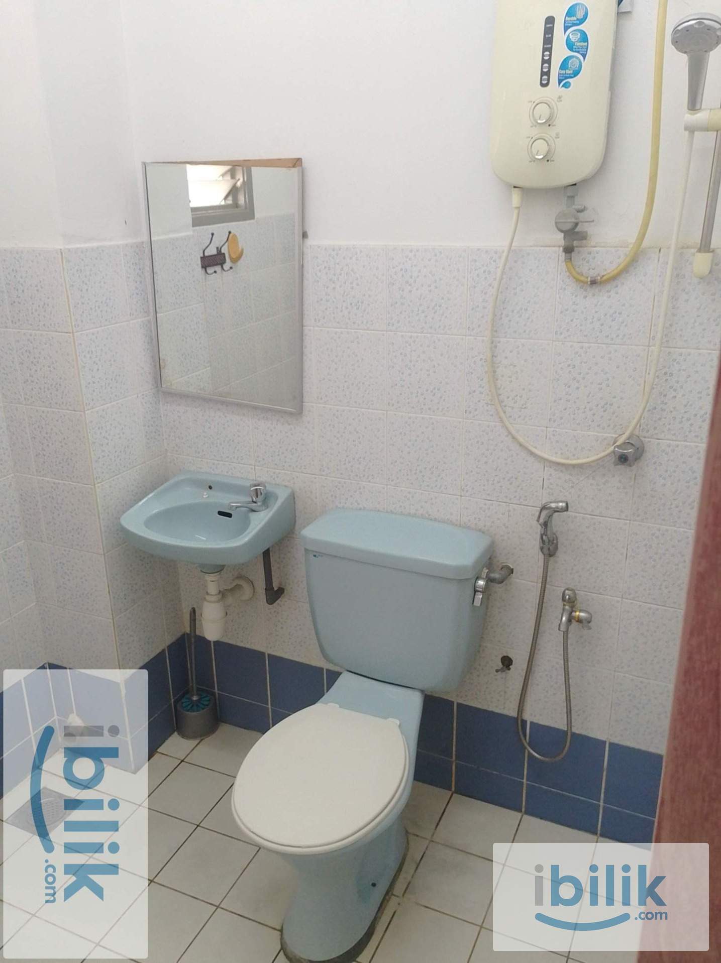 Middle Room with attached bathroom and window - Image 5