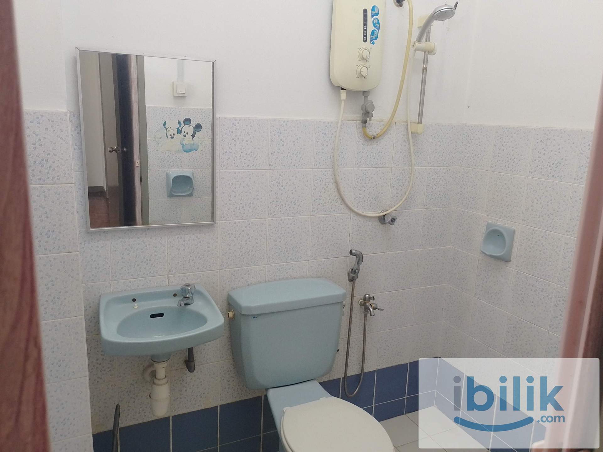 (Pet Friendly House) Co-Living Landed House Single Room at Putra Bahagia c/w Attached Bathroom and Aircond - Image 5