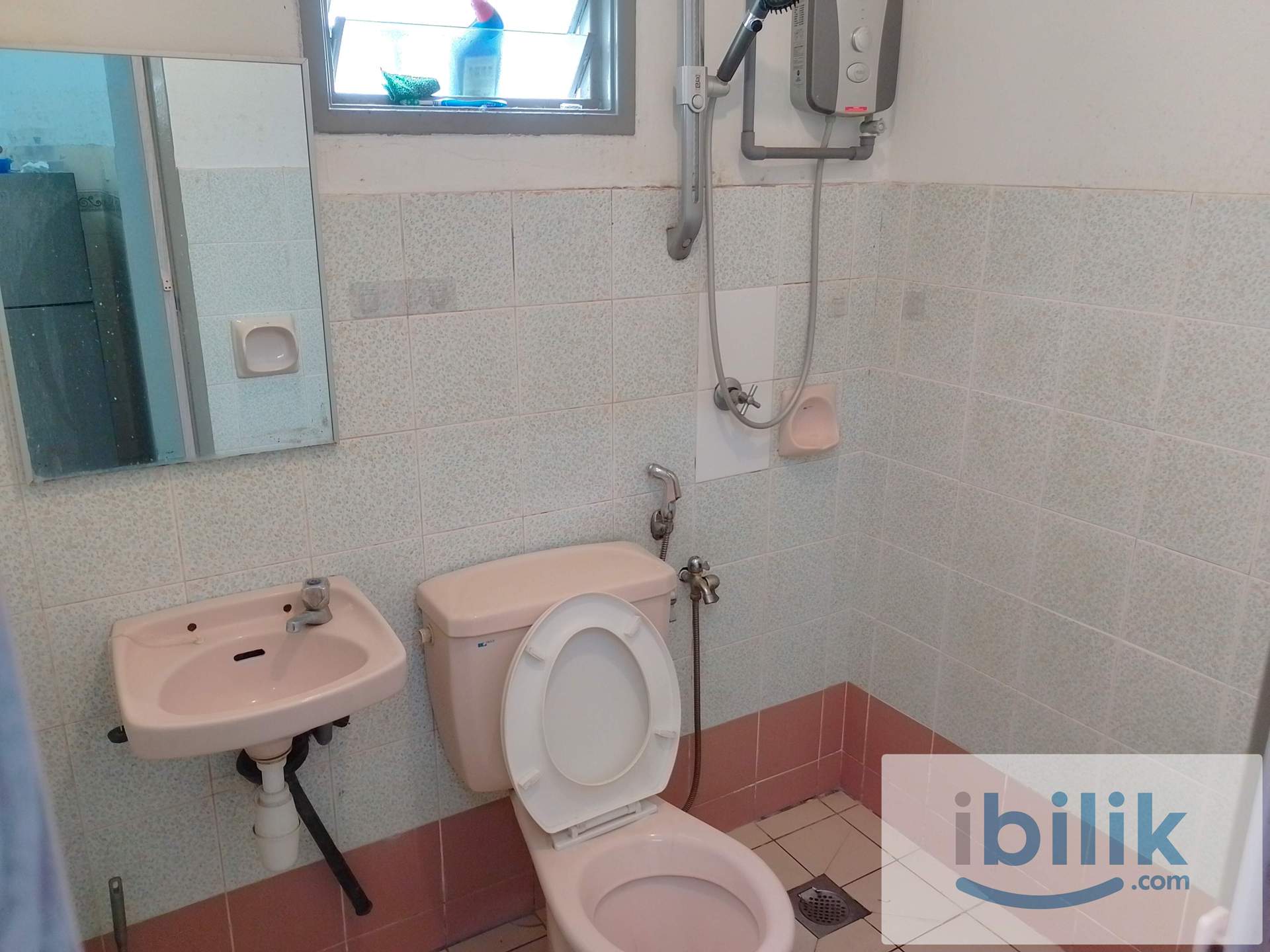 (Pet Friendly House) Co-Living Landed House Single Room at Putra Bahagia c/w Aircond - Image 4