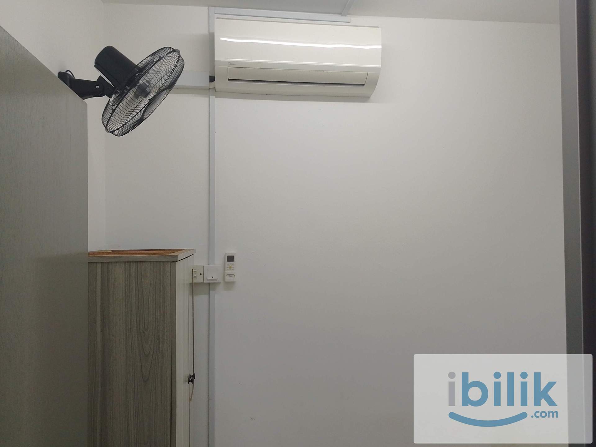 (Pet Friendly House) Co-Living Landed House Single Room at Putra Bahagia c/w Aircond - Image 1