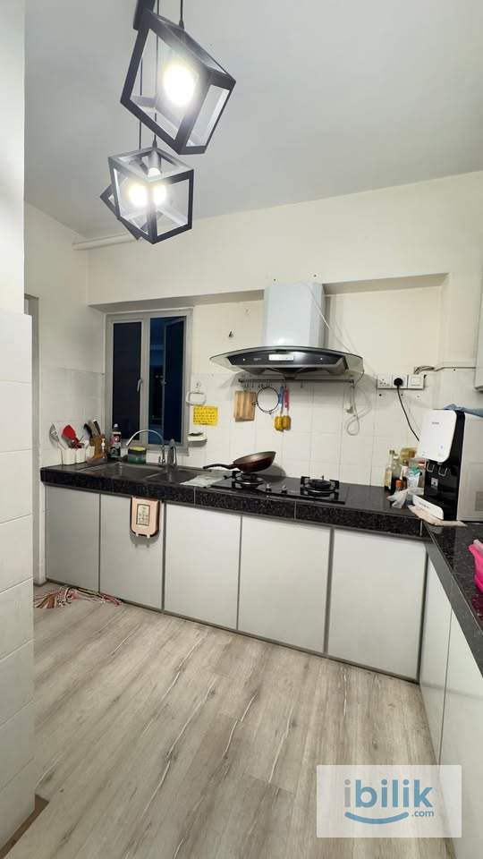 Danau Impian Condo Taman Desa Master Room With PRIVATE BATHROOM (RM800) - Image 5