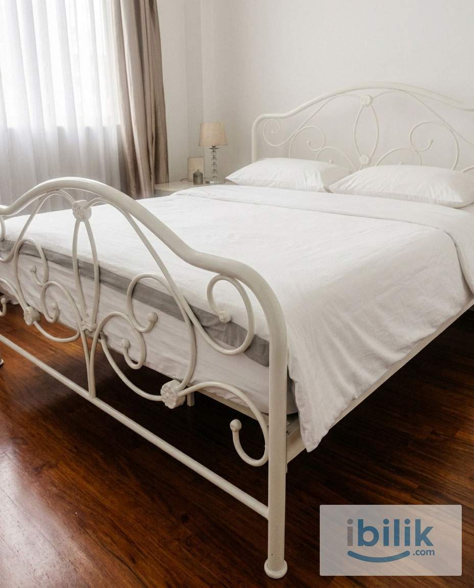 Master Bedroom - Image 1