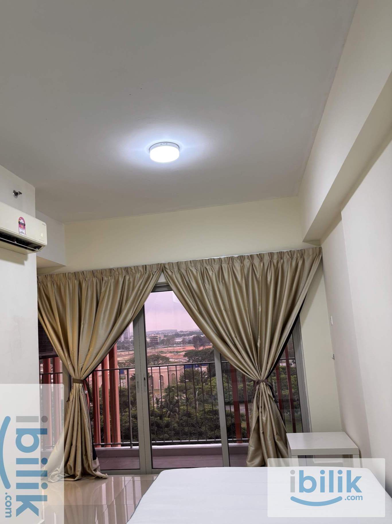 Cozy 452 sqft Service Apartment at Suria Jelutong for Rent - Image 3