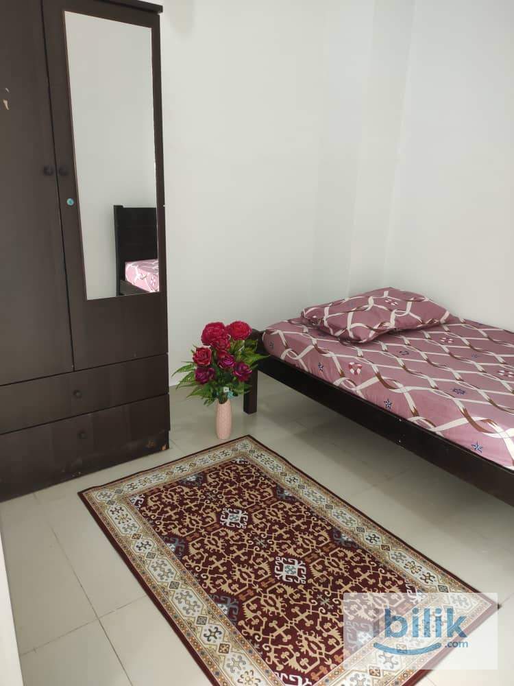 PROMO Rooms for female at Landed house, Taman Tasik Prima,Puchong - Image 1