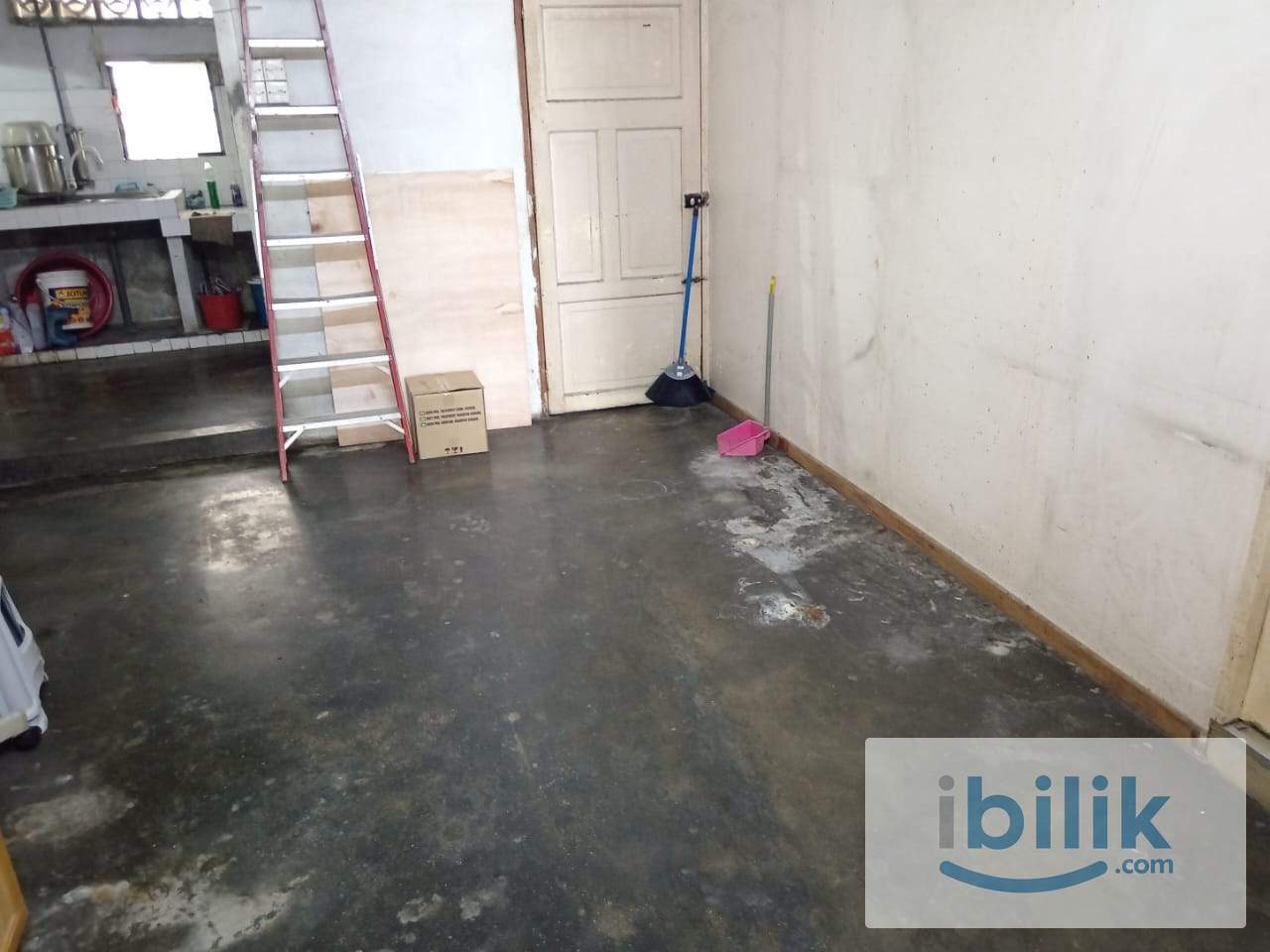 Selayang Bungalow room for rent - Image 5