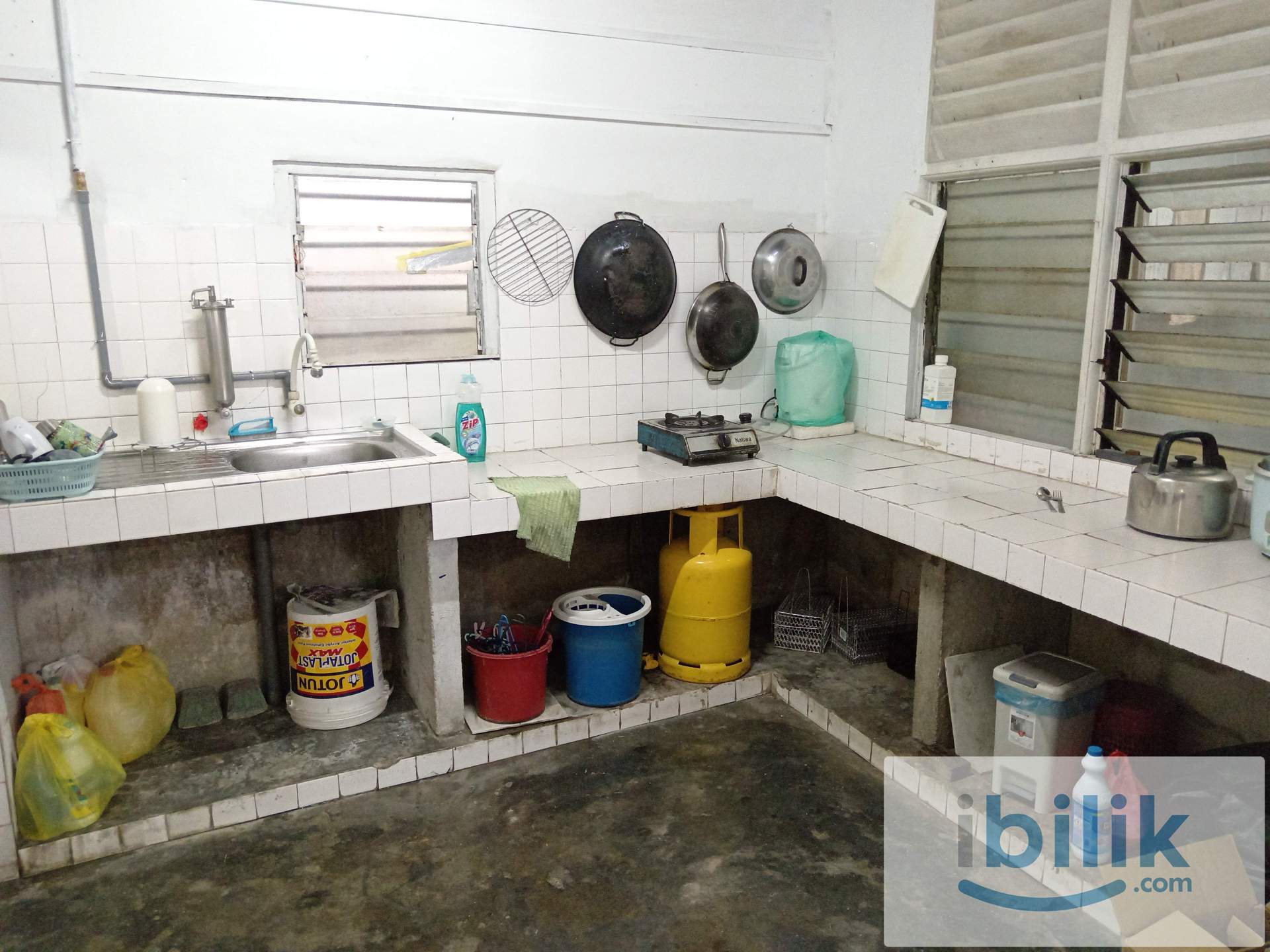 Bungalow room space for rent with business use with strategic location, nearby supermakert and shops - Image 4