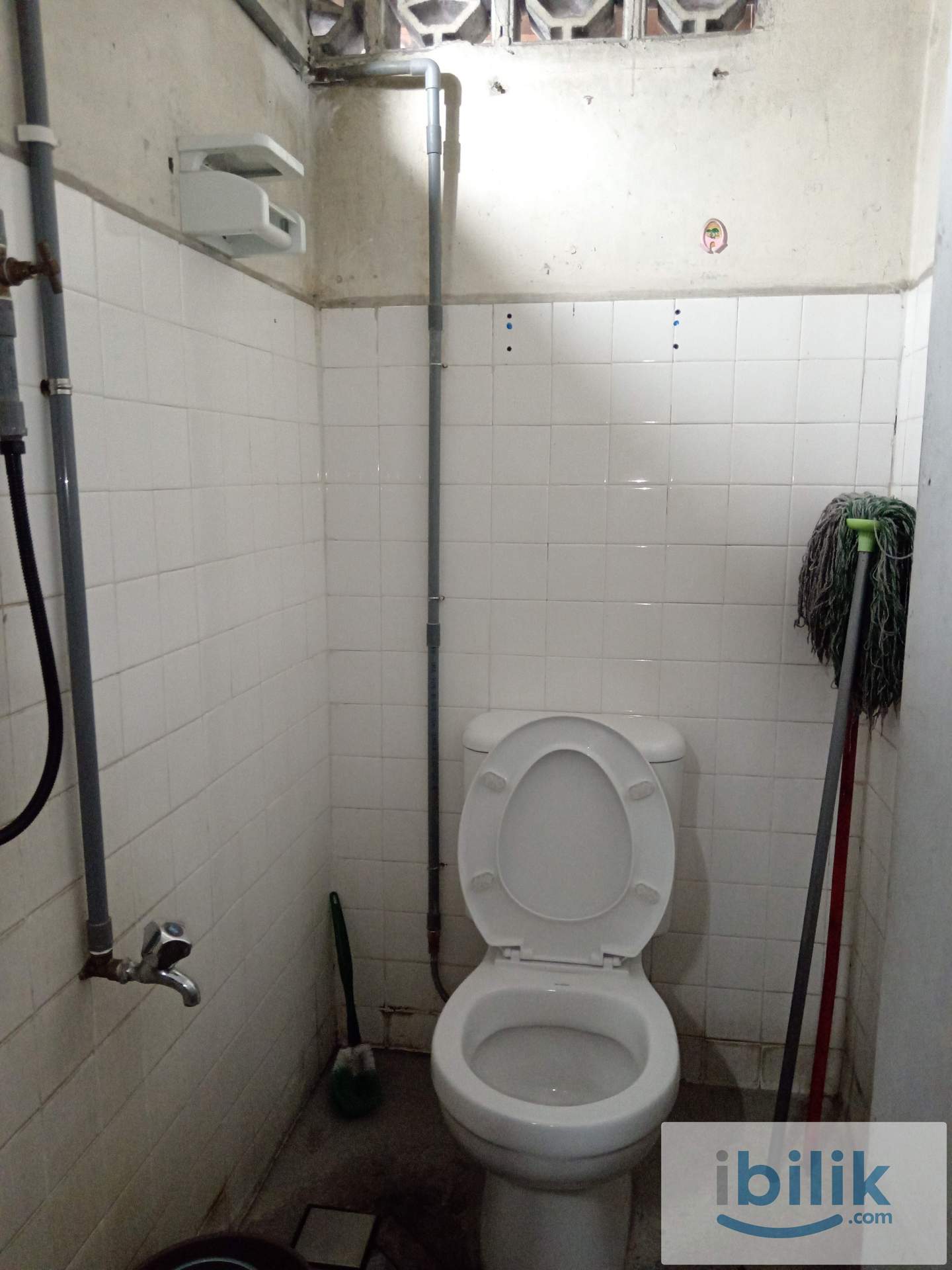 Selayang room and living hall for rent with business use, strategic location - Image 4
