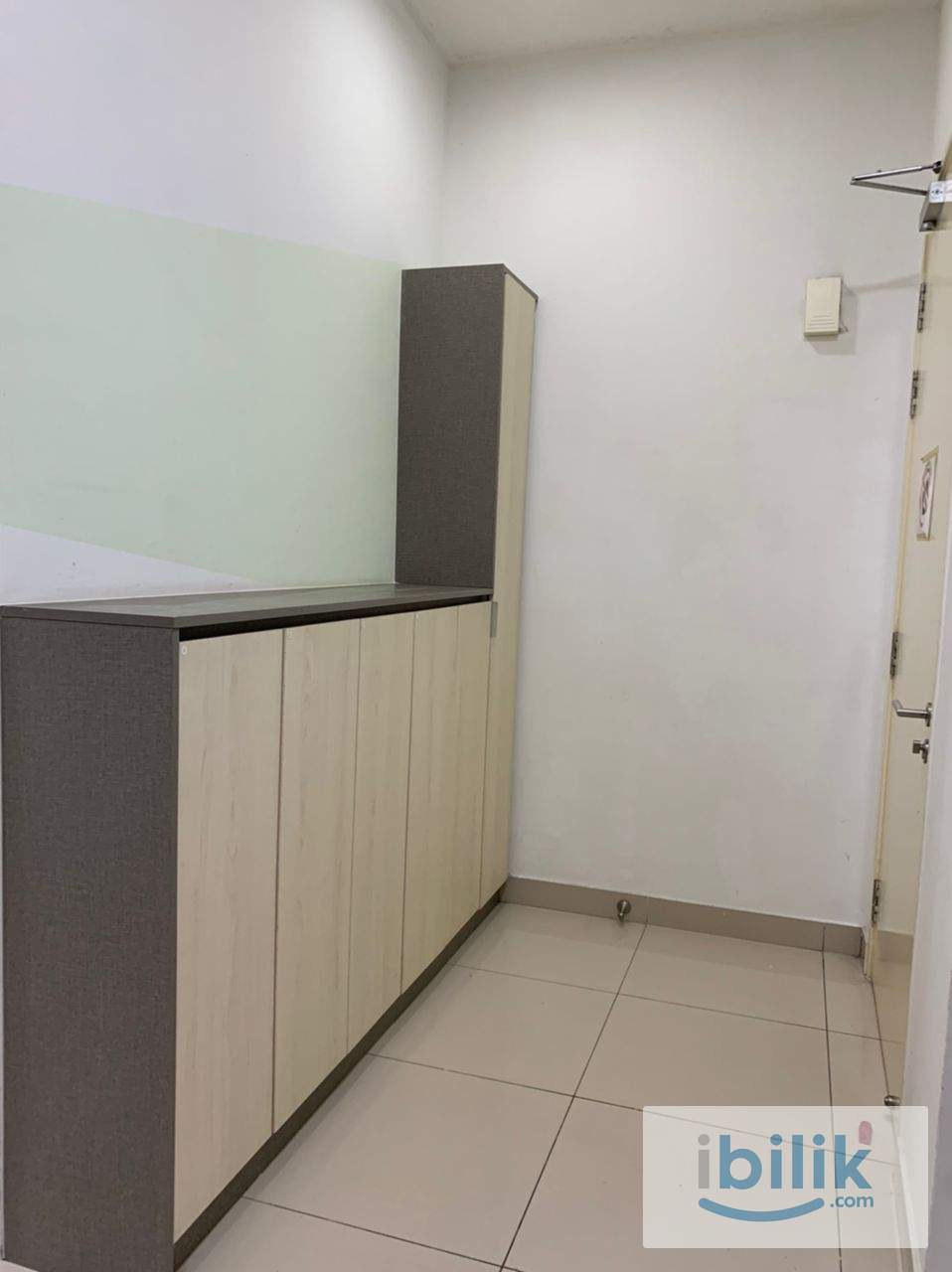 Middle Room - Image 2