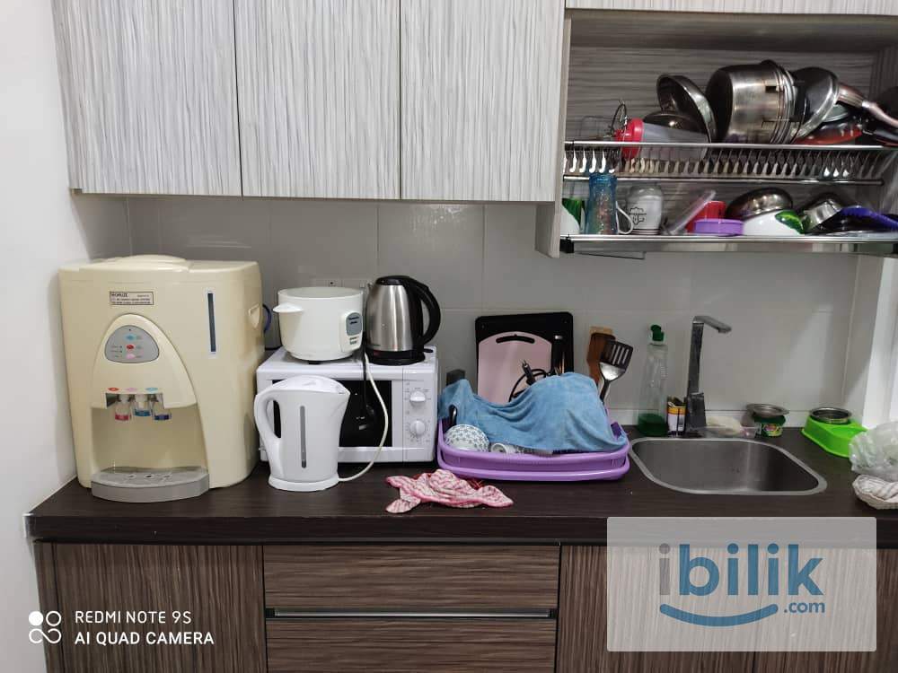 Middle Room - Image 5