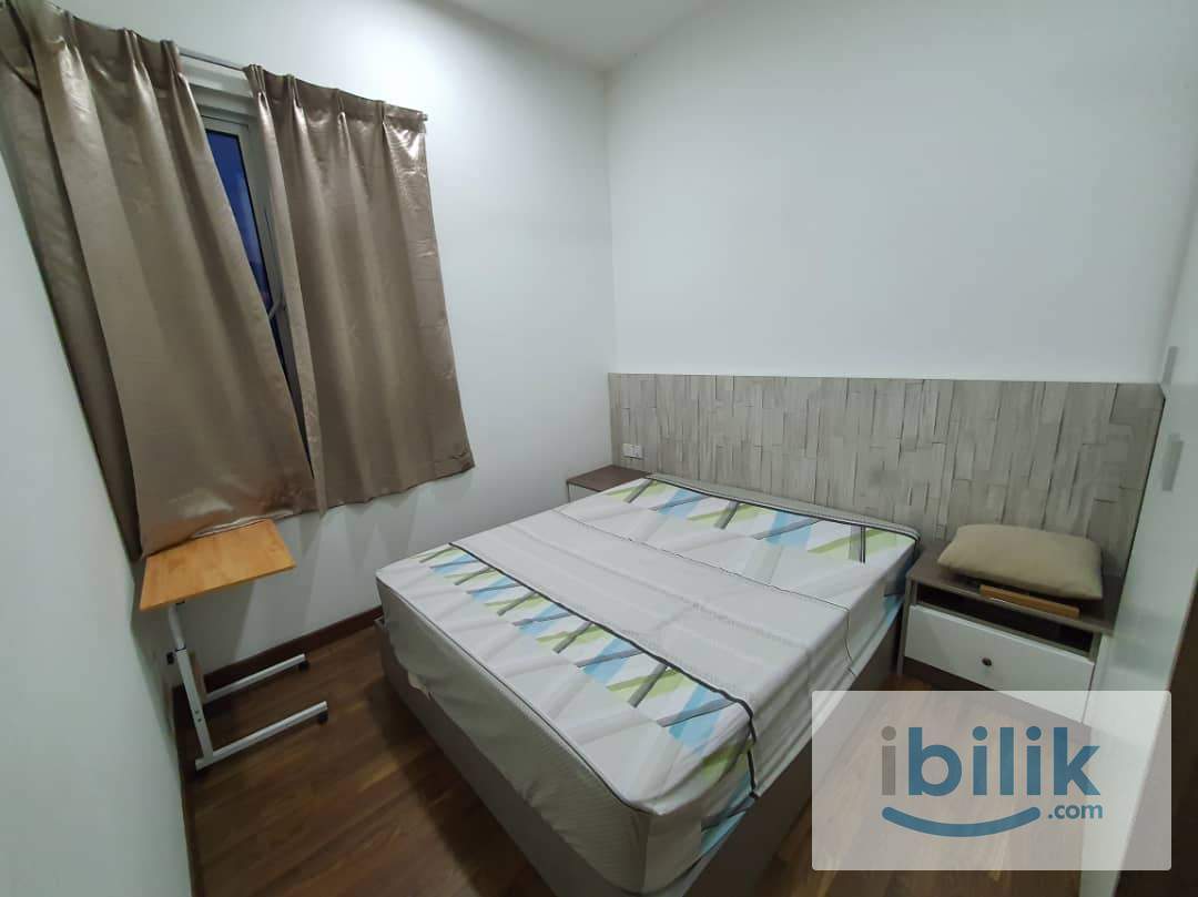 Middle Room - Image 6