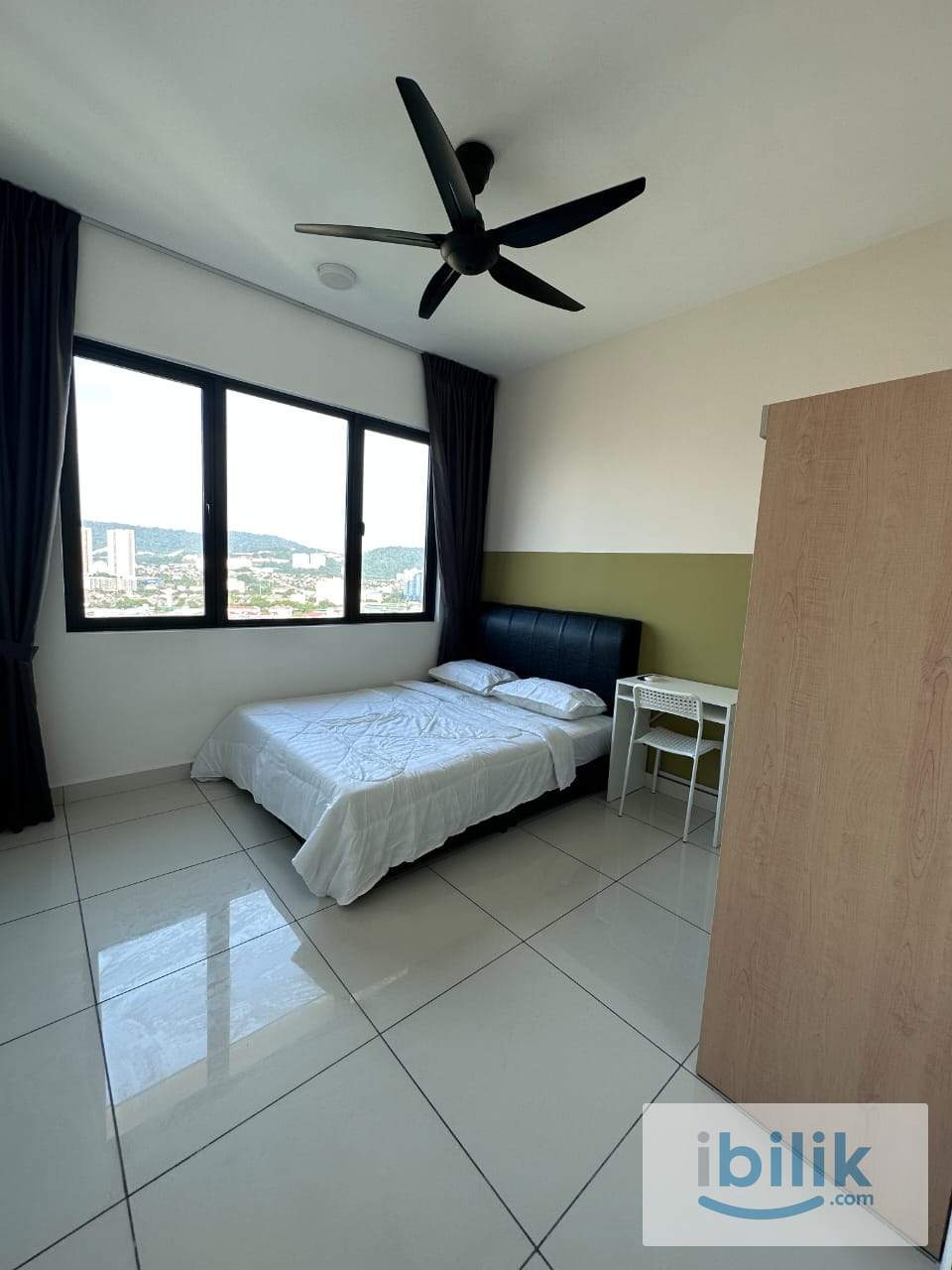 Balcony Medium Room - Image 1