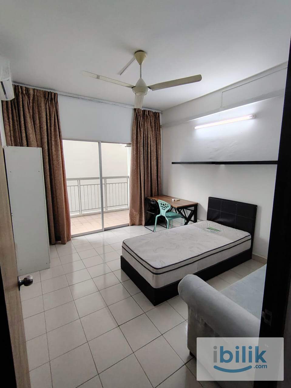 Medium Room - Image 1