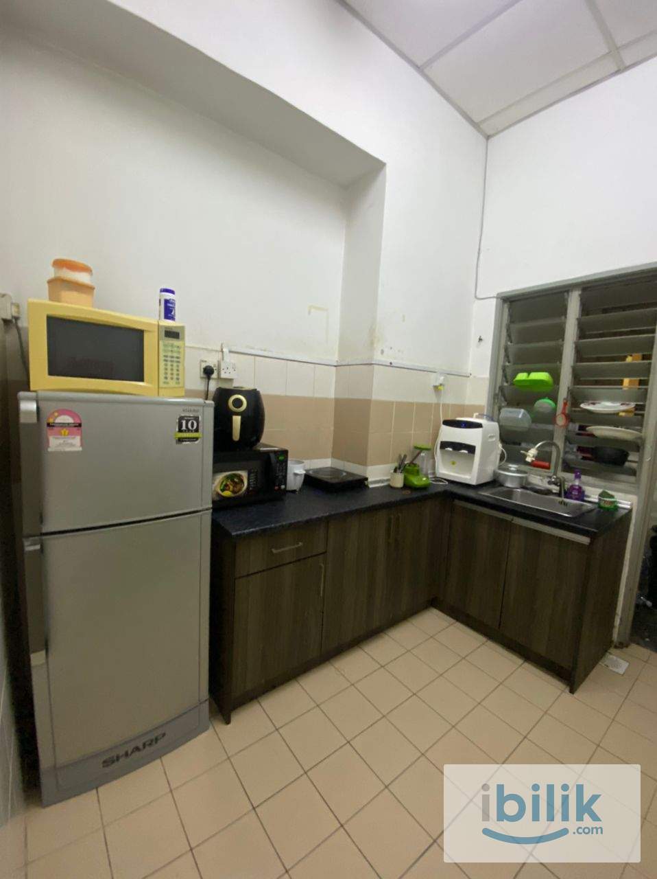Medium Room - Image 2