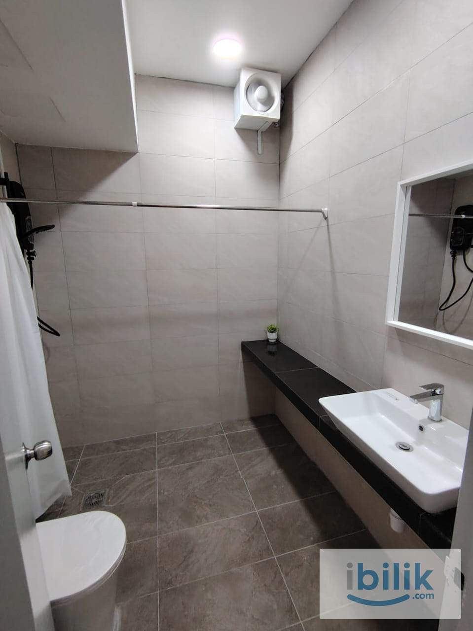 Whole unit | July Move-In | Sunway Lagoon View | 3R Fully Furnish | RM4600 - Image 5