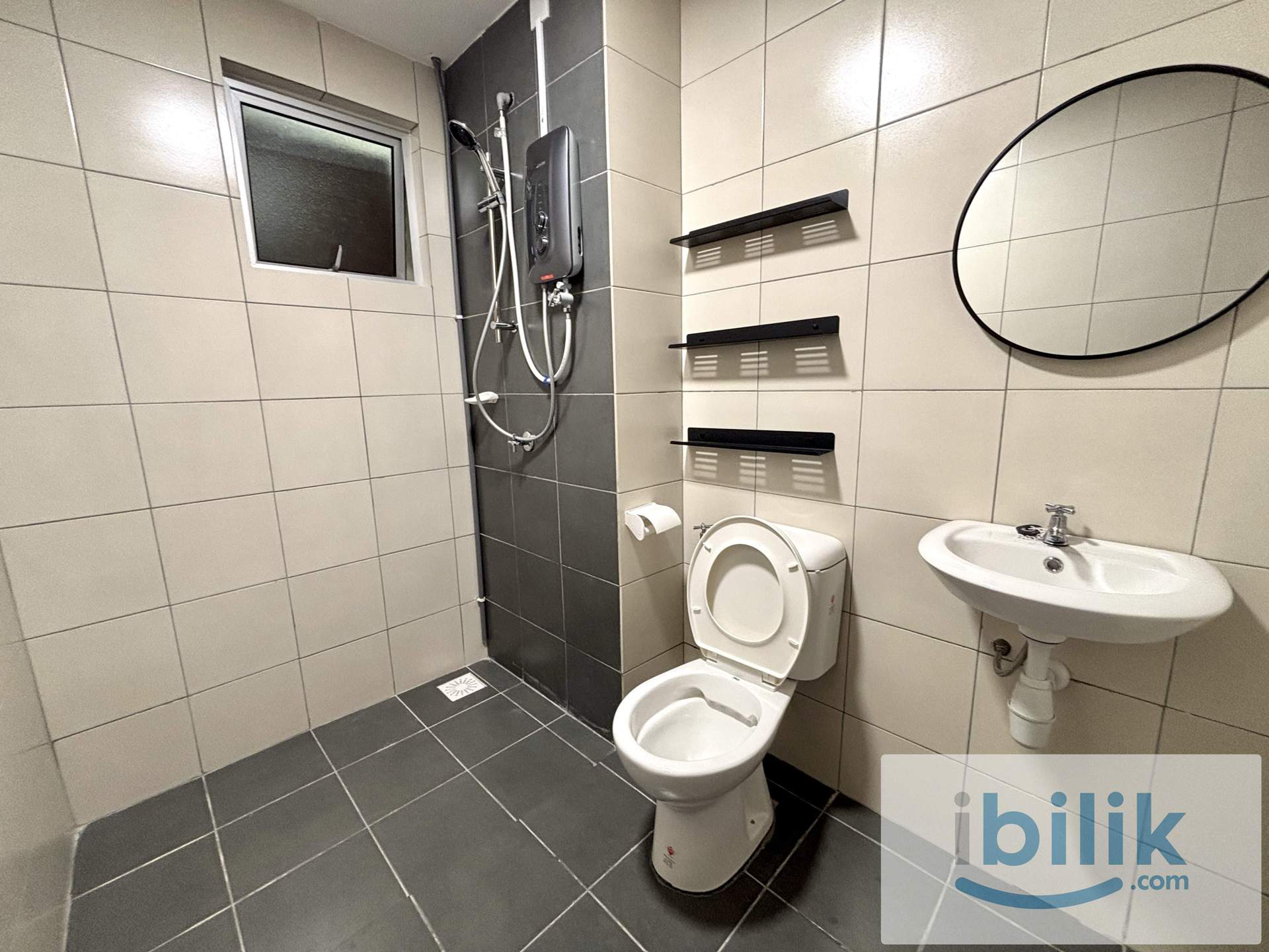 5MINS DRIVE TO PAVILLION BUKIT JALIL 🚝 PREMIUM QUEEN ROOM FOR RM850 ONLY MIX GENDER UNIT ✨ NEAR STADIUM BUKIT JALIL🛏️ - Image 8