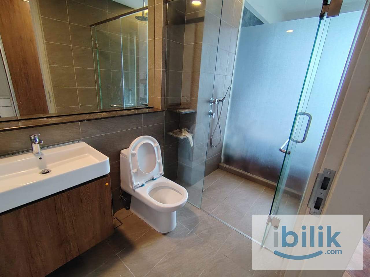 Grand Medini 2 bedroom 2 toilet furnish 2 parking lot nusajaya  - Image 3