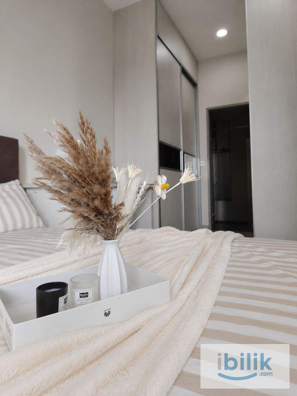 Master Room at LakePark Residence, Selayang - Image 6