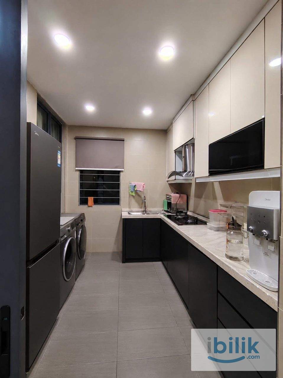 Master Room at LakePark Residence, Selayang - Image 7