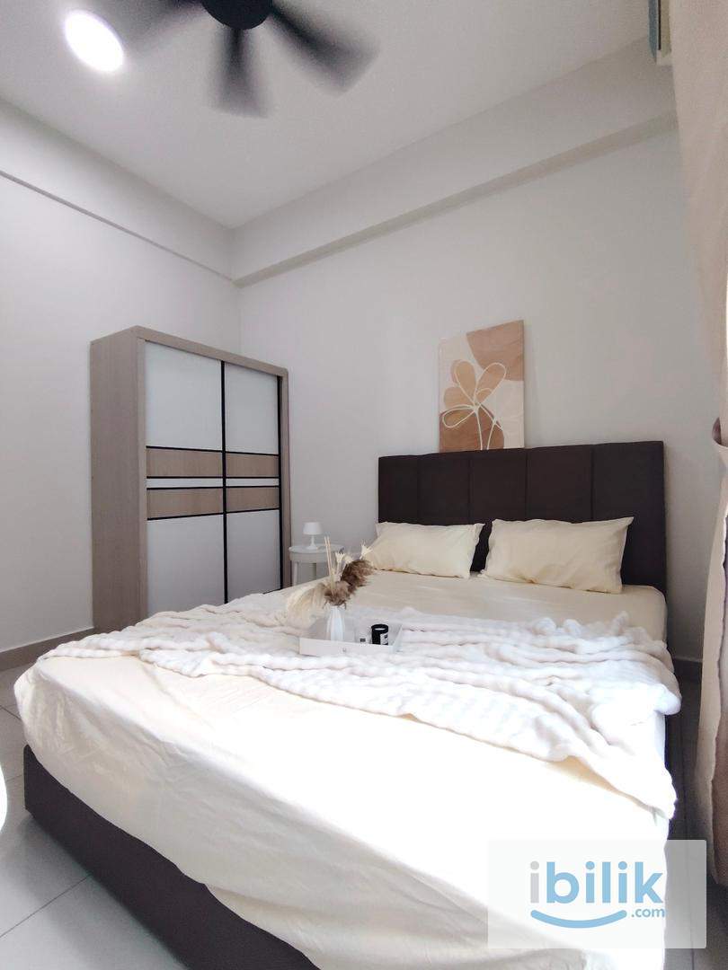 Middle Room 1 at LakePark Residence, Selayang - Image 6
