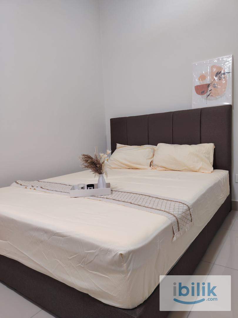 Middle Room 2 at LakePark Residence, Selayang - Image 5