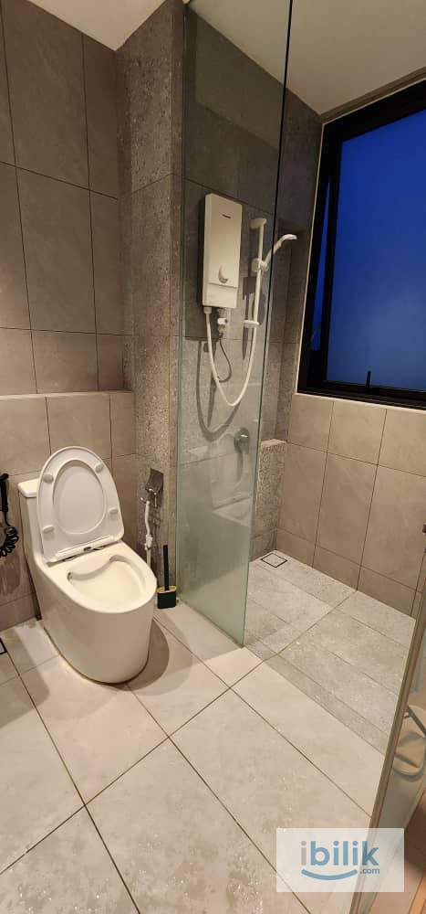Emerald 9 Cheras - Cozy middle room (Female Unit) - Image 3