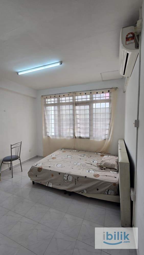 Master Bedroom in Taman Maju Jaya / Pelangi Area Johor Bahru - Image 2