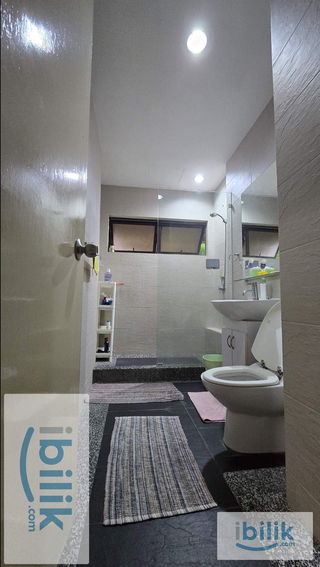 Spacious, Oversized Middle Room in Bangsar Puteri Condominium - Image 6