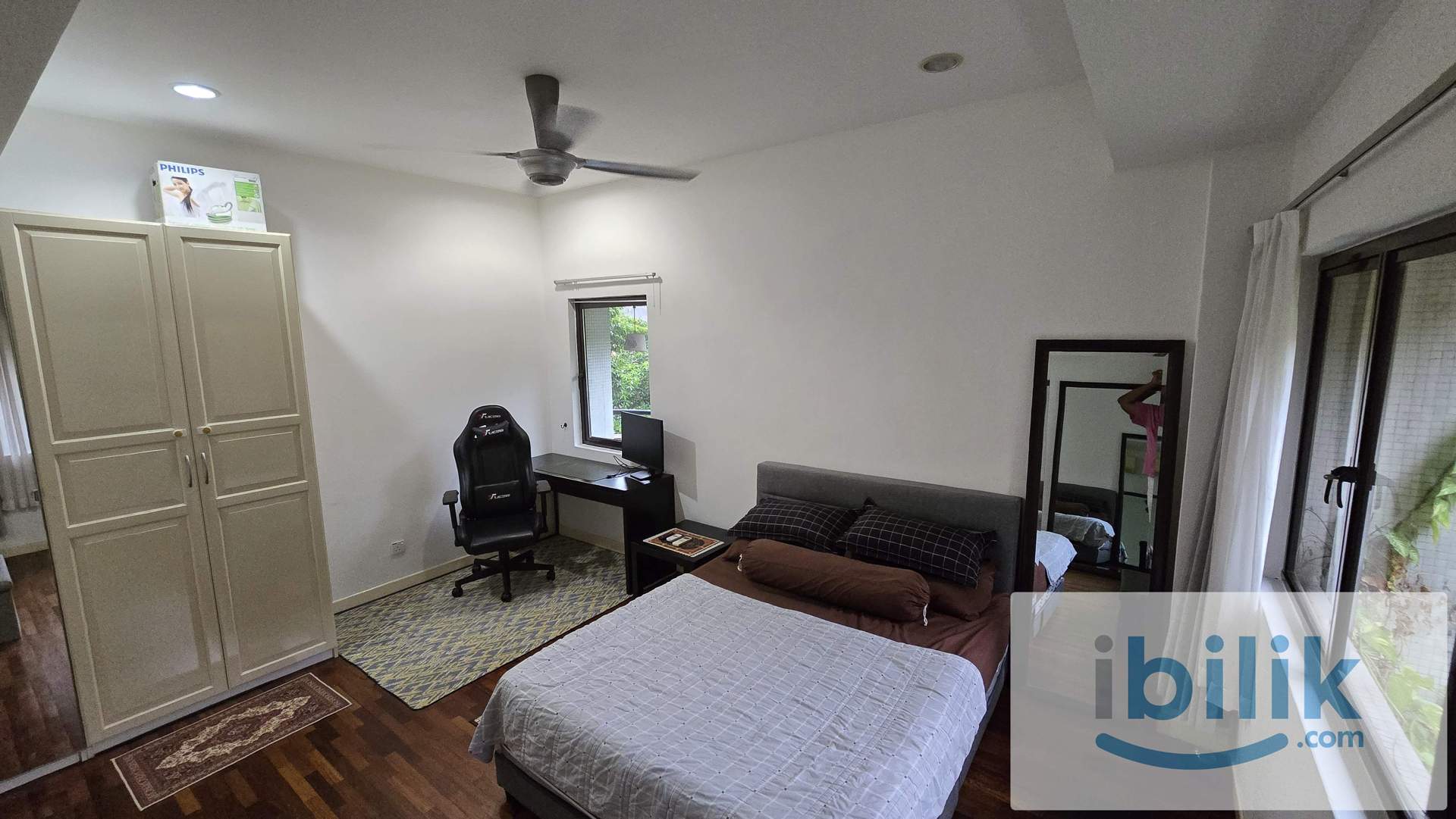 Spacious, Oversized Middle Room in Bangsar Puteri Condominium - Image 3