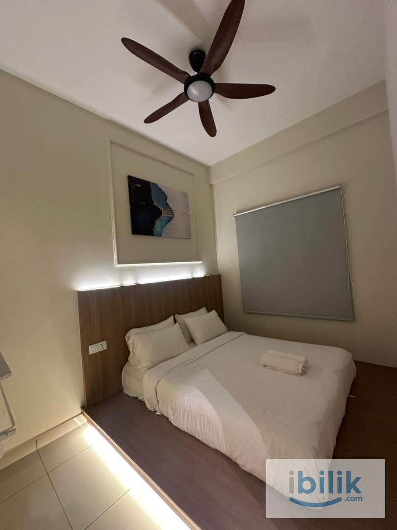 Fully furnished Middle Bedroom with Non-sharing Bathroom at Amber Cove Premier Suite, Melaka Tengah, Melaka - Image 1