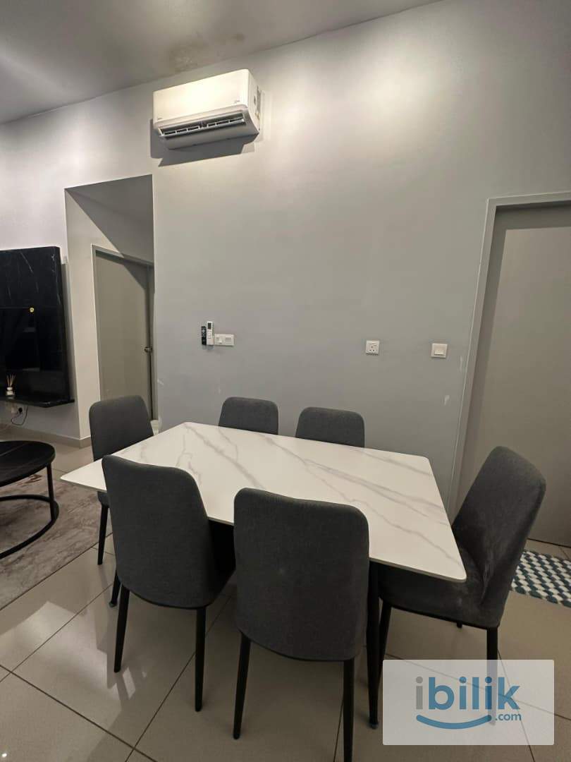 Fully furnished Middle Bedroom with Non-sharing Bathroom at Amber Cove Premier Suite, Melaka Tengah, Melaka - Image 9