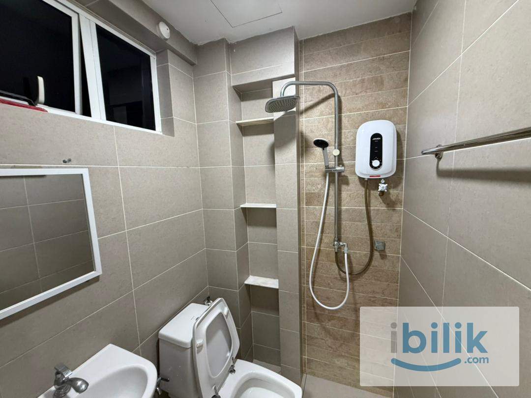 Taman Seri Sari Master Bedroom For Rent ! - Image 1