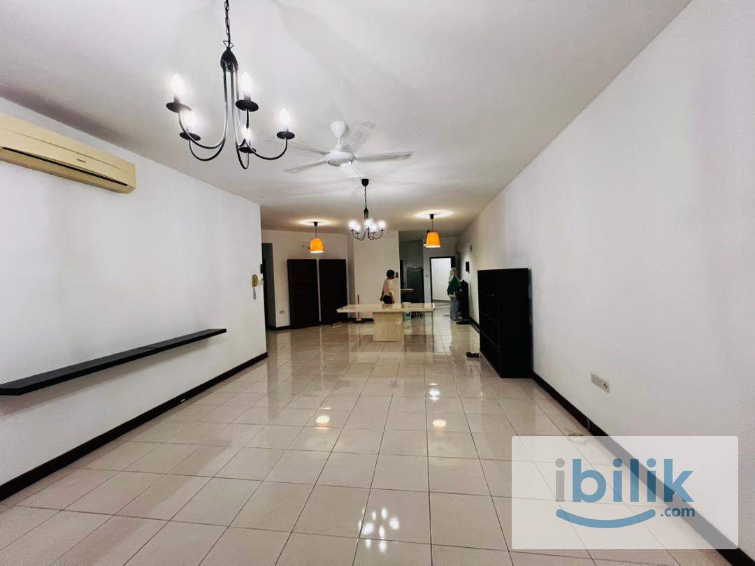 Big Middle Room at Metropolitan Square Condo, Damansara Perdaana - Image 9