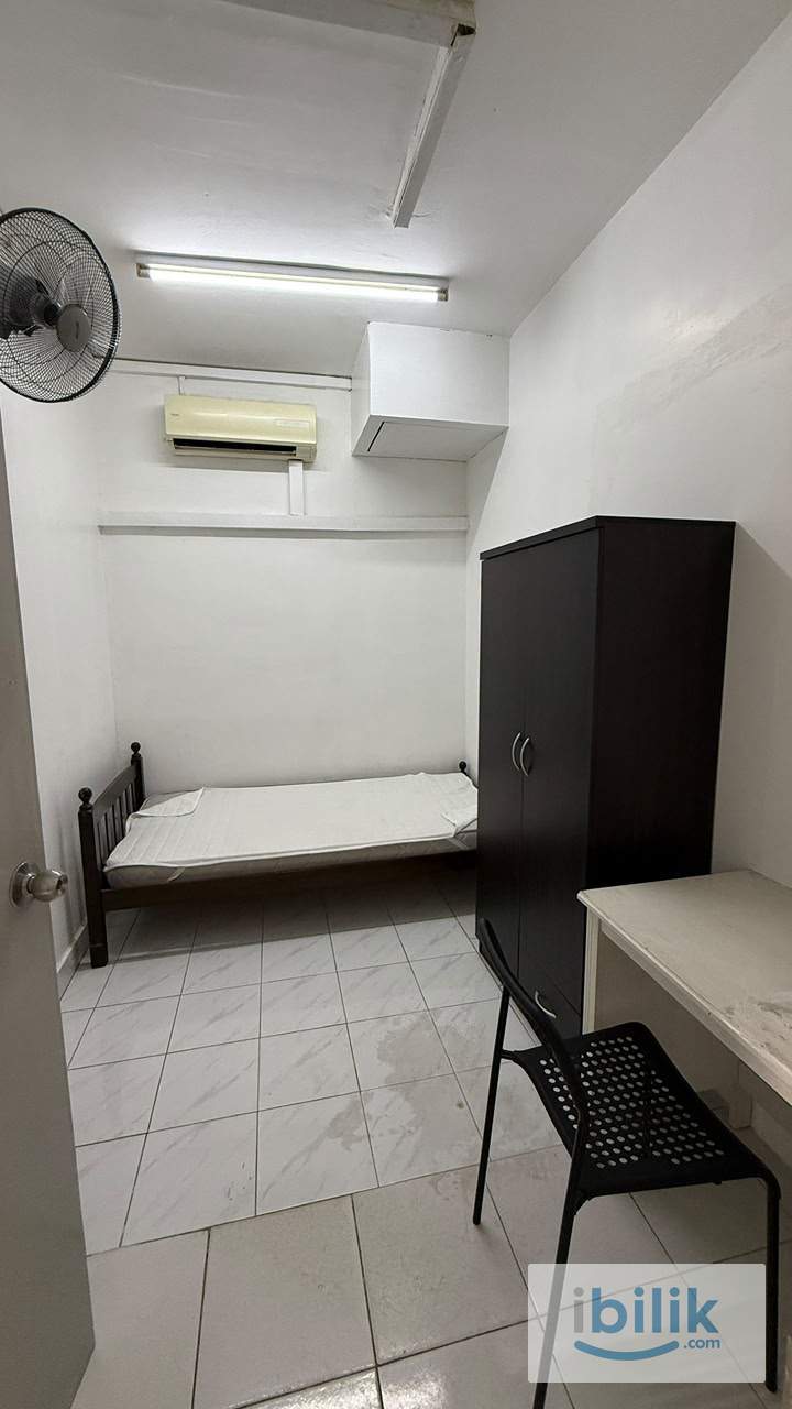 PJS 7 Landed House! ~5mins Walking distance to Taylor University Single Room with Aircond Rent - Image 1